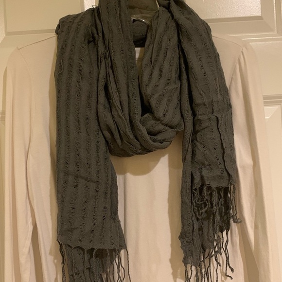 Grey charcoal pattern scarf wrap with fringe details and pretty pattern! - Picture 3 of 10